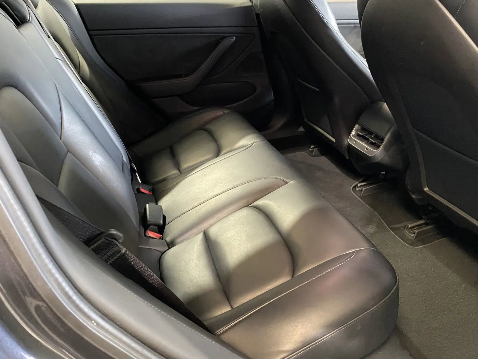 Used 2020 Tesla Model 3 Performance image 7