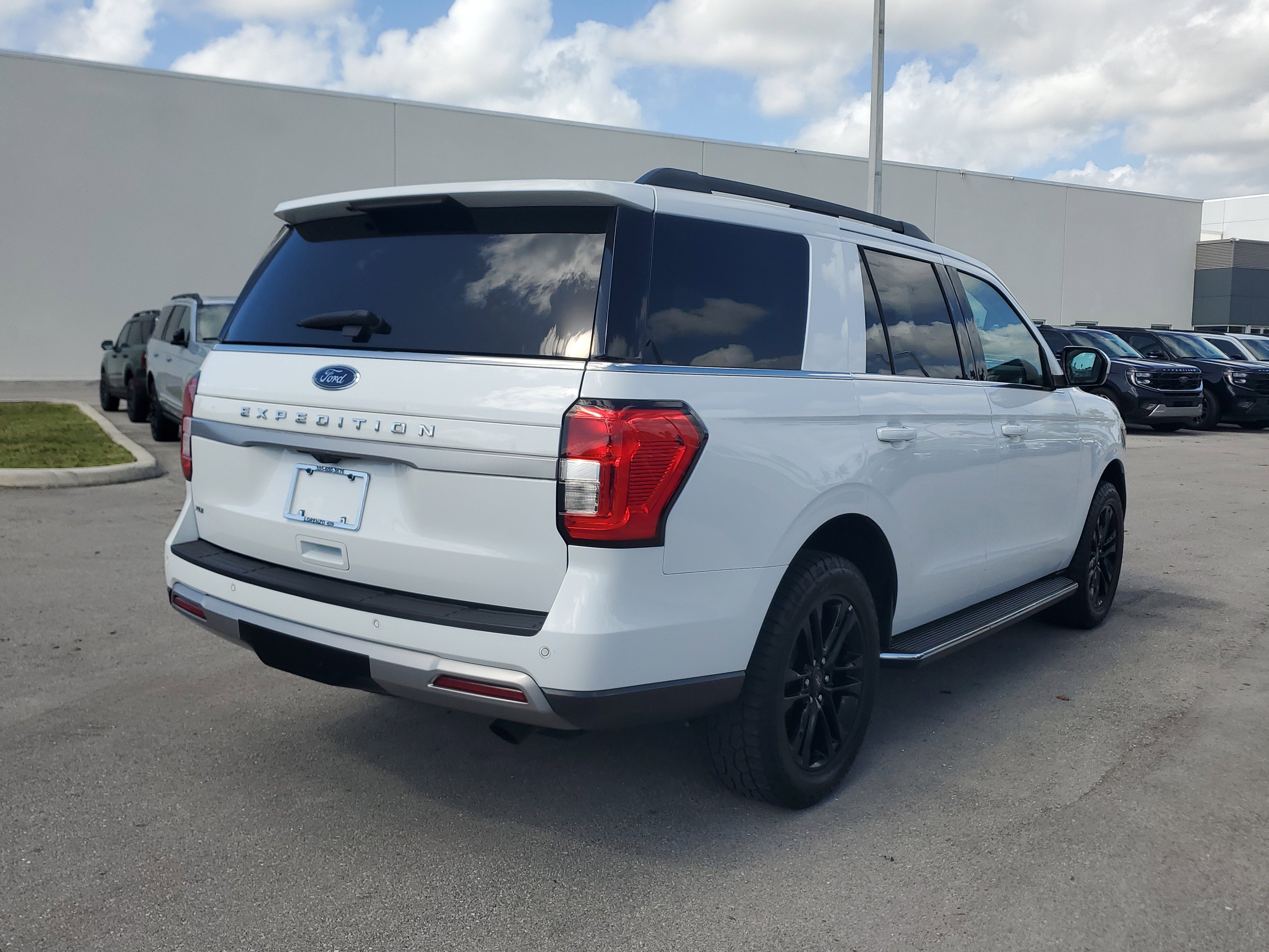 Used 2022 Ford Expedition XLT RWD image 5