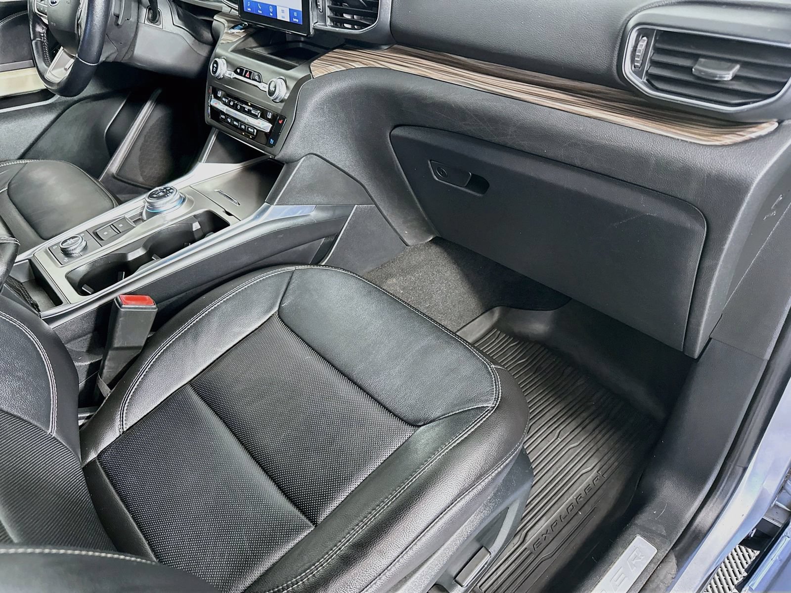 Used 2020 Ford Explorer Limited AWD/4WD image 33