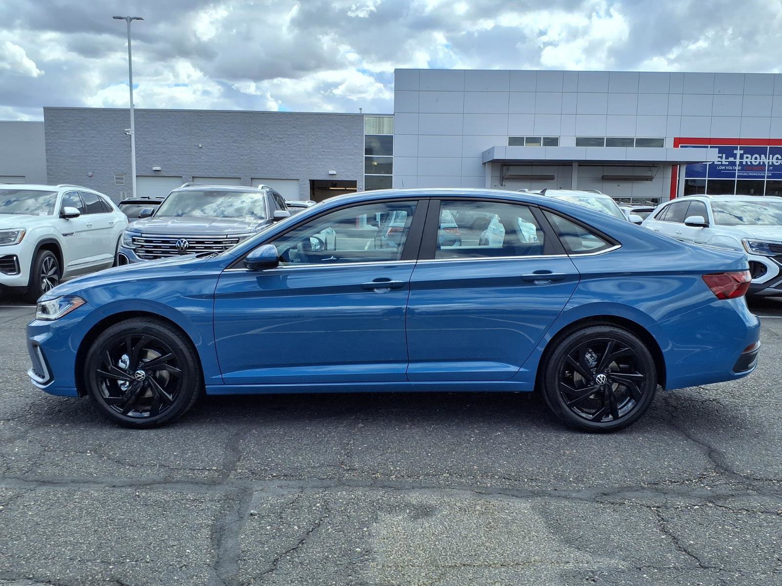 New 2026 Volkswagen Jetta SE image 3