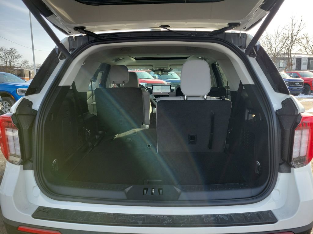 New 2026 Ford Explorer Active w/ Active Comfort Package image 10