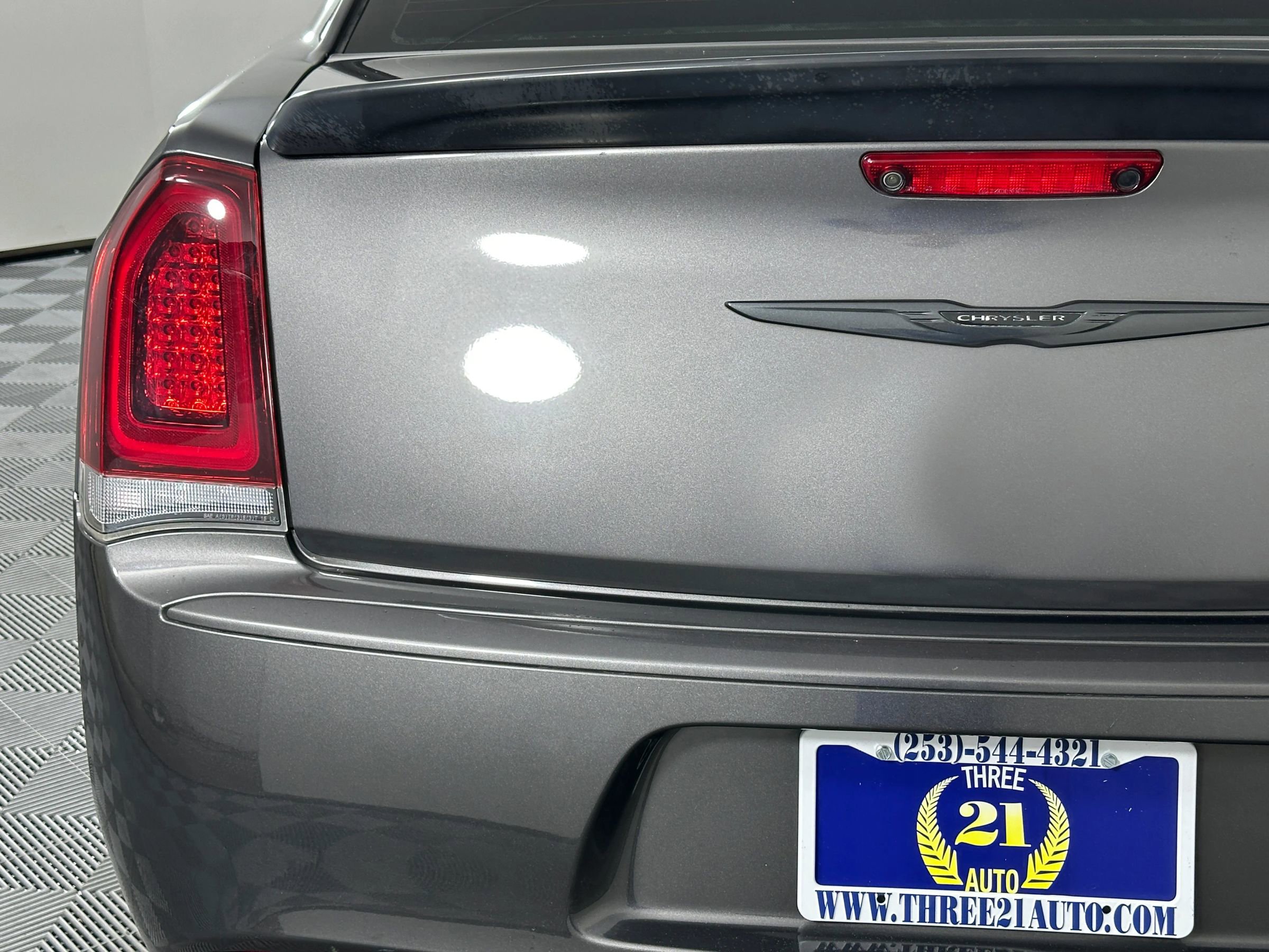Used 2021 Chrysler 300 Touring w/ Sport Appearance Package RWD image 11