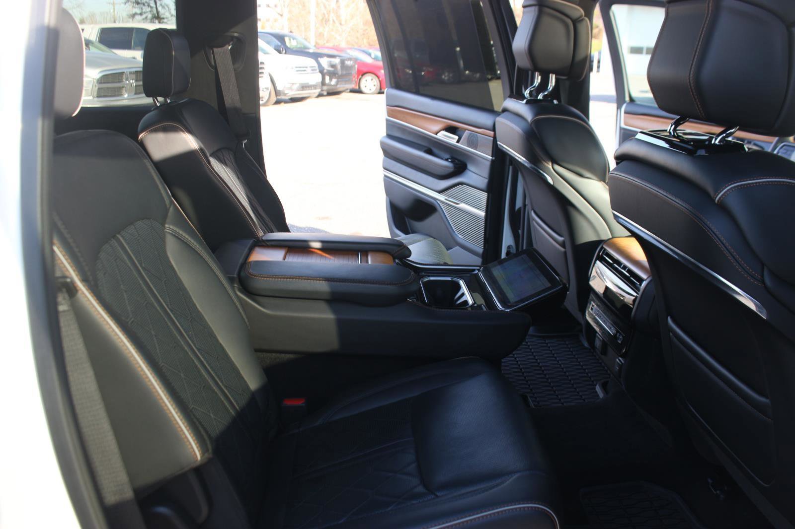 Used 2024 Jeep Grand Wagoneer L Series III image 42