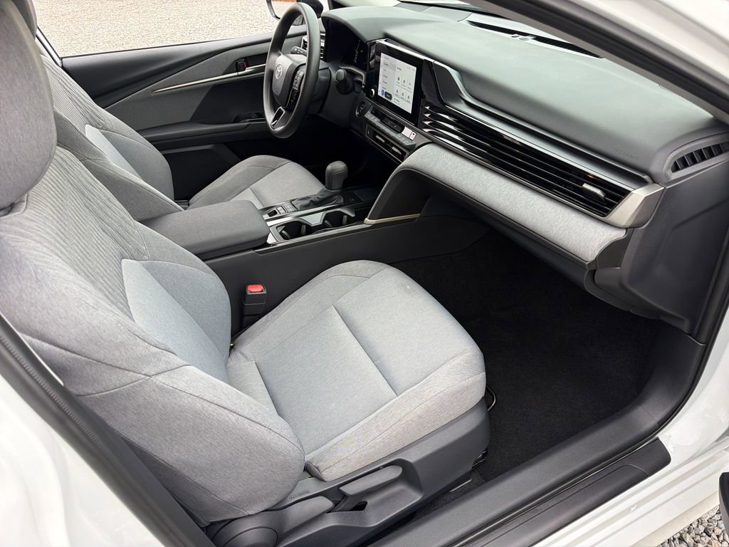 Used 2026 Toyota Camry LE image 30