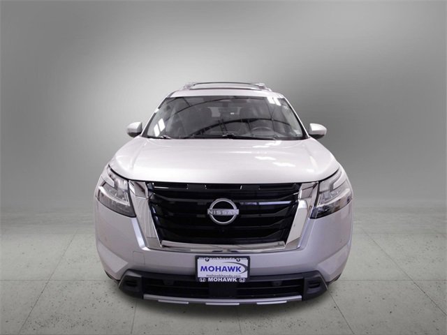 Used 2023 Nissan Pathfinder Platinum image 10