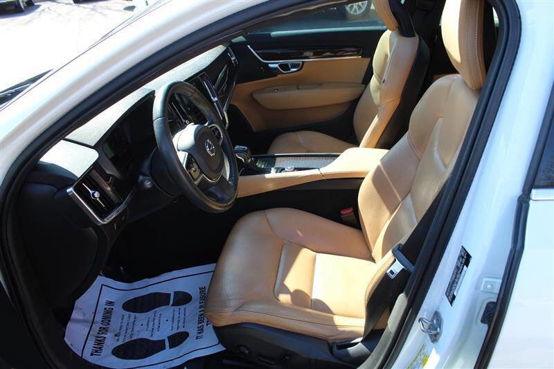 Used 2018 Volvo S90 T5 Momentum w/ Convenience Package image 22