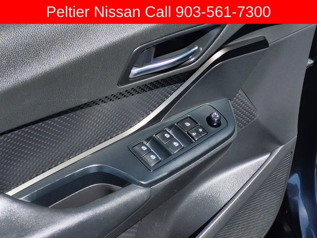 Used 2018 Toyota C-HR XLE image 19