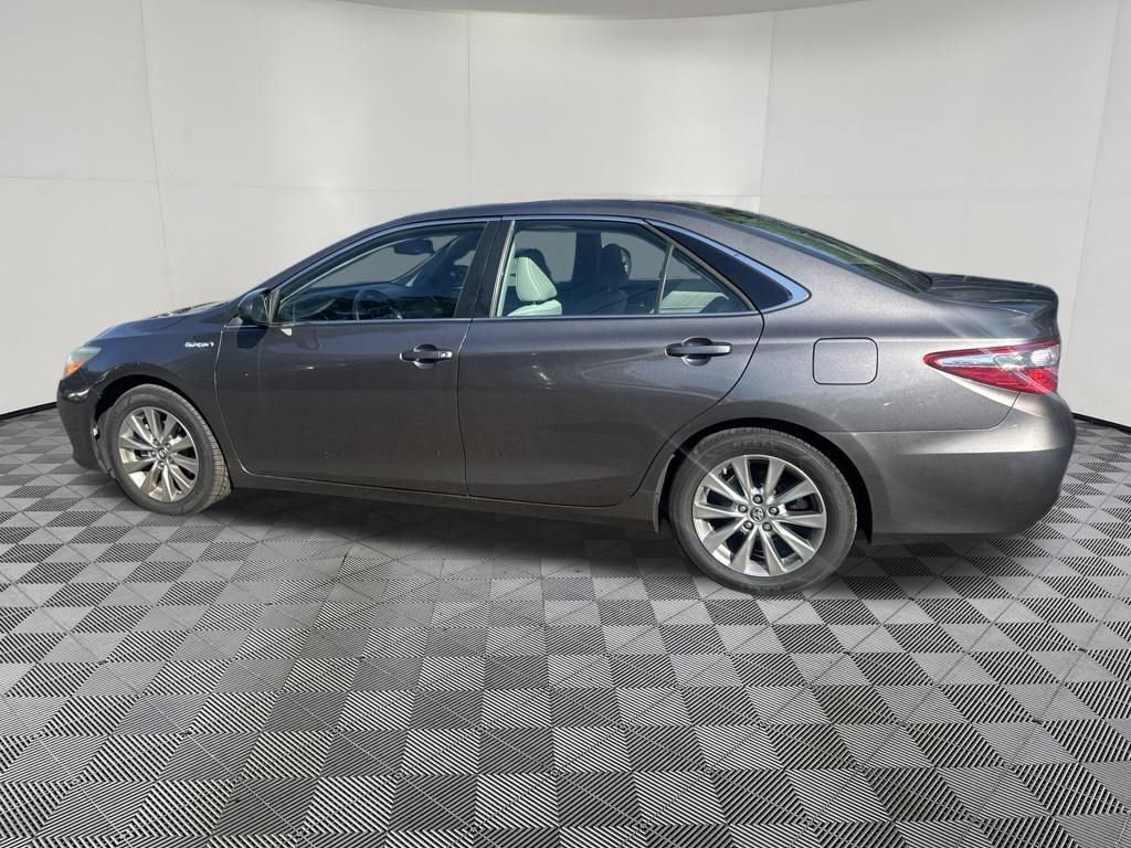 Used 2015 Toyota Camry XLE w/ Moonroof Package FWD image 14