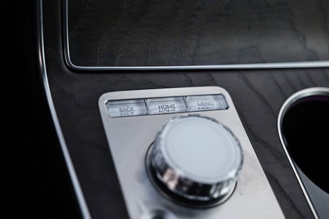 Certified 2025 Genesis GV80 3.5T Prestige image 40