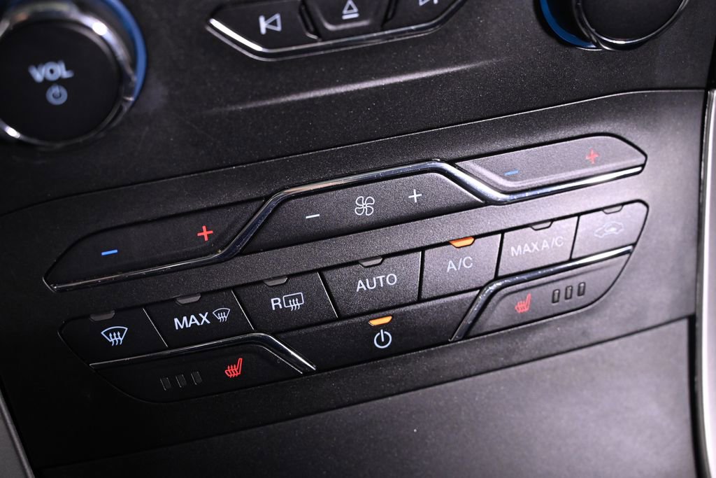 Used 2015 Ford Edge SEL w/ Equipment Group 201A image 19