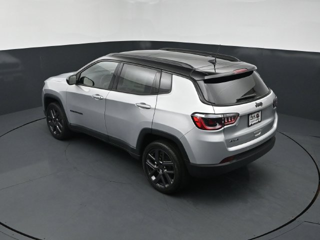 New 2026 Jeep Compass Limited w/ Sun, Sound & Navigation Group AWD/4WD image 16
