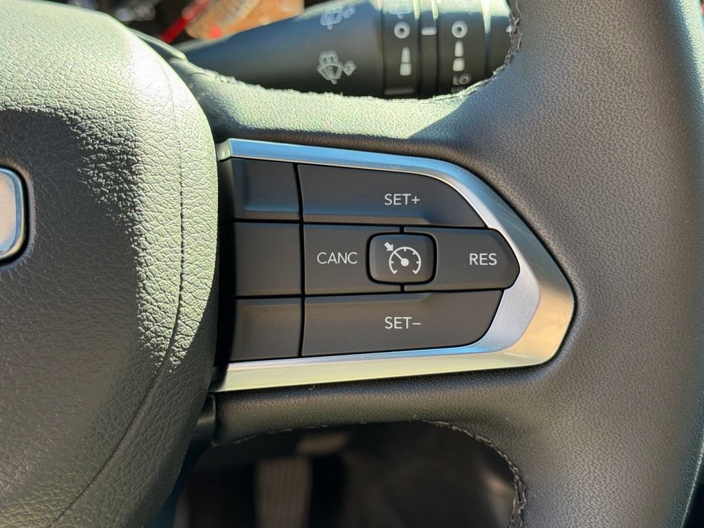 New 2026 Jeep Compass Latitude w/ Sun and Sound Group AWD/4WD image 17
