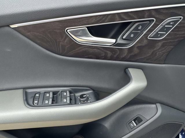 Used 2021 Audi Q8 Prestige w/ Prestige Package image 19