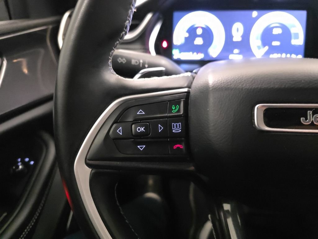 Used 2021 Jeep Grand Cherokee L Laredo image 15