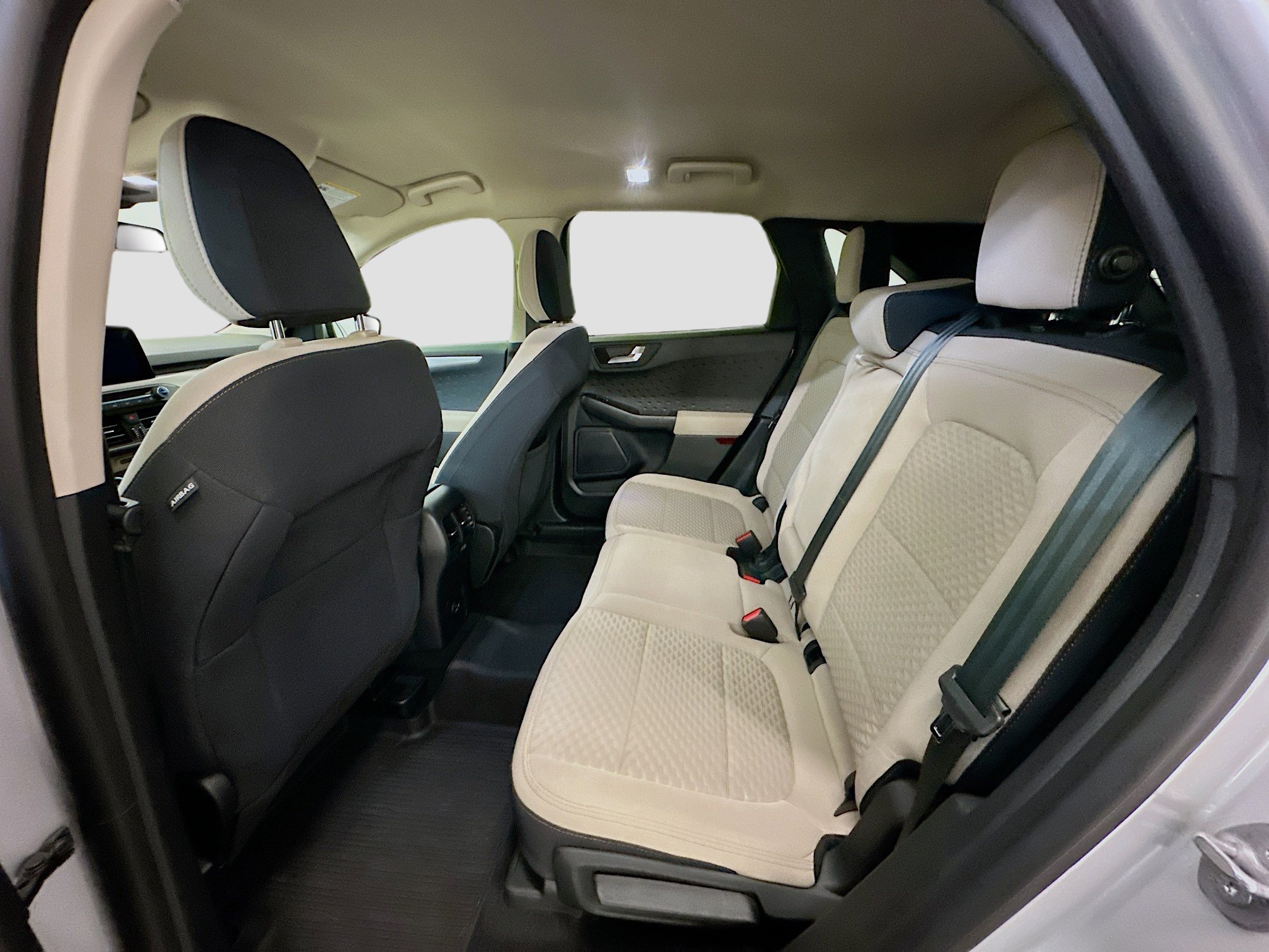 Used 2020 Ford Escape SE image 29