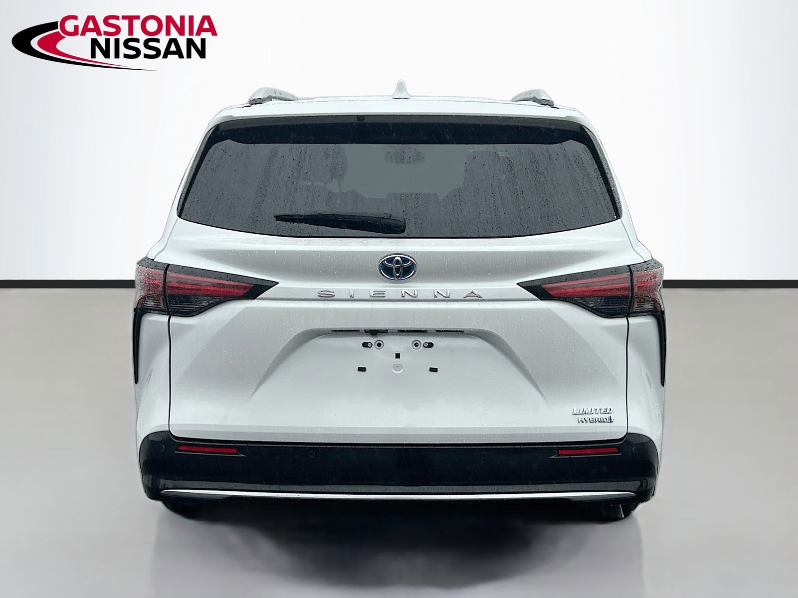 Used 2023 Toyota Sienna Limited image 7