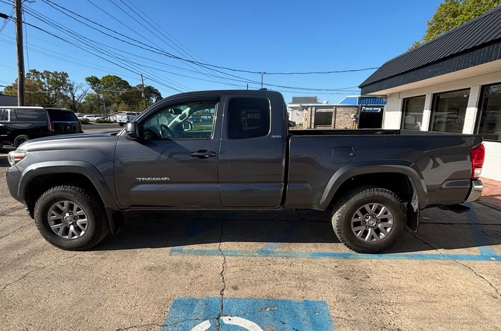 Used 2016 Toyota Tacoma SR5 w/ SR5 Appearance Package (SN) image 5