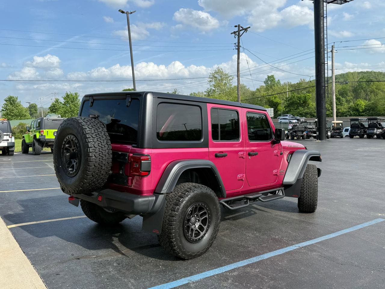Used 2022 Jeep Wrangler Unlimited Rubicon w/ Xtreme Recon 35" Tire Package AWD/4WD image 3