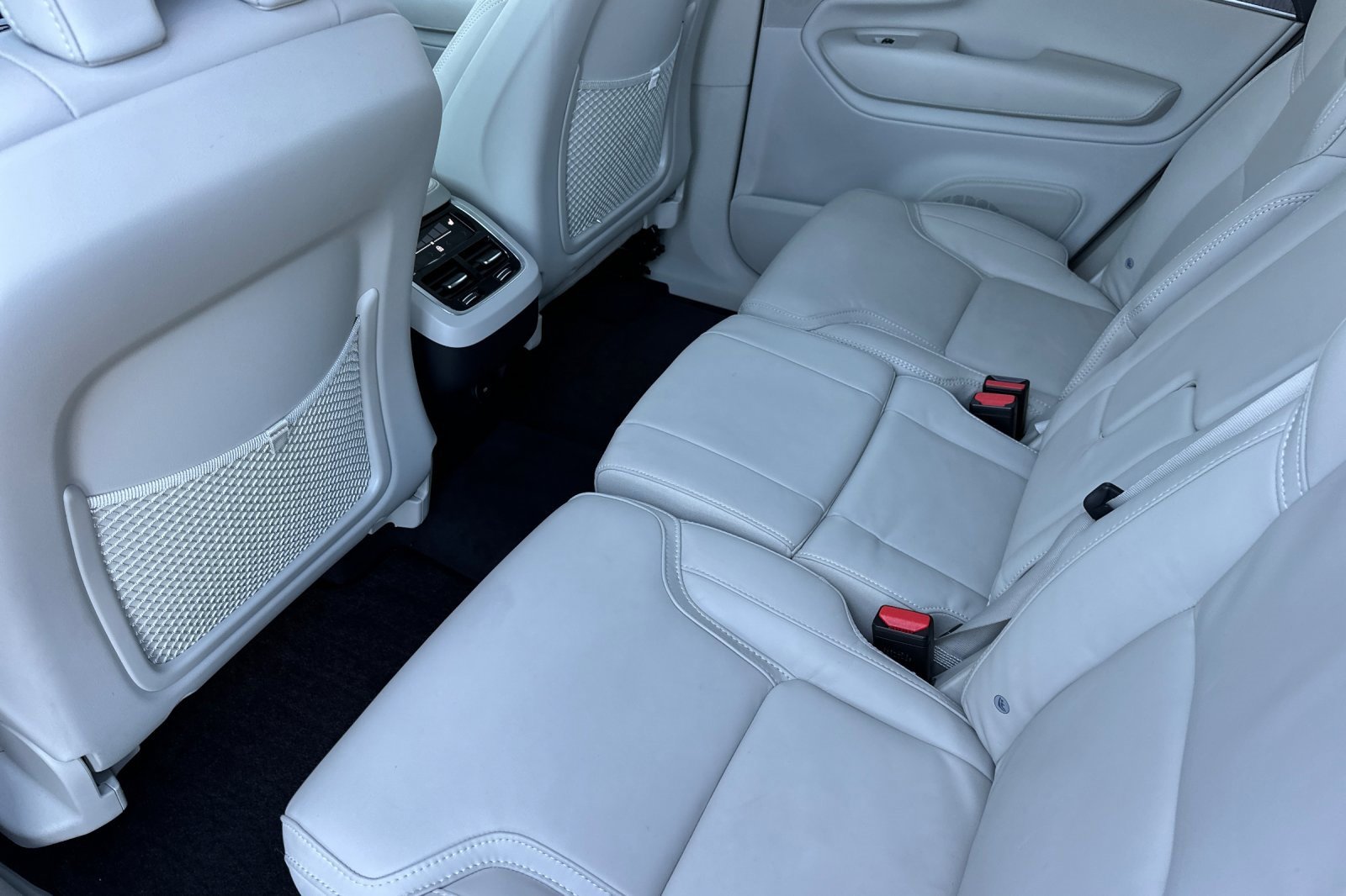 Used 2025 Volvo XC90 B6 Ultra image 12