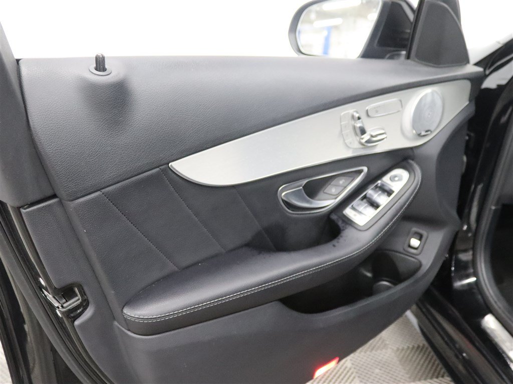 Used 2018 Mercedes-Benz C 300 4MATIC Sedan image 17