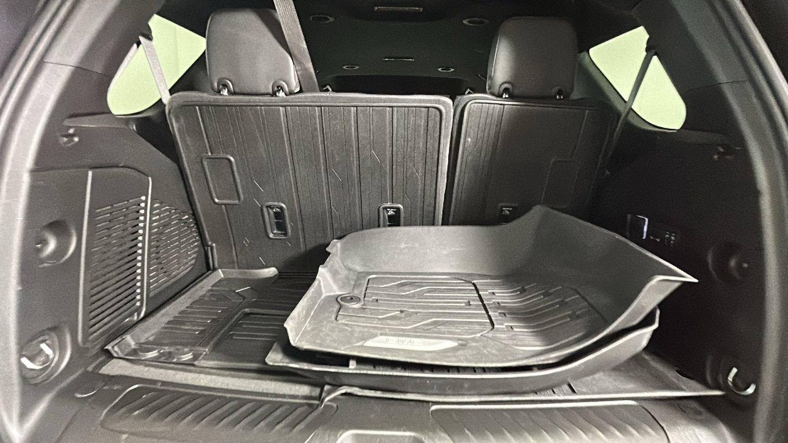 Used 2025 GMC Yukon Elevation w/ LPO, Floor Liner Package AWD/4WD image 32