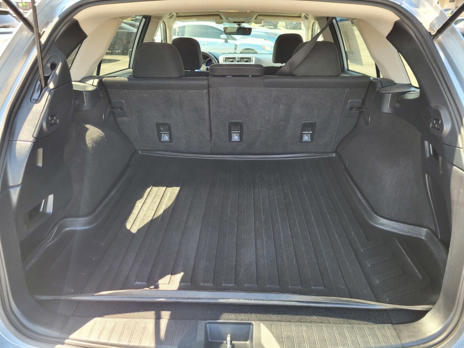 Used 2018 Subaru Outback 2.5i Premium AWD/4WD image 10