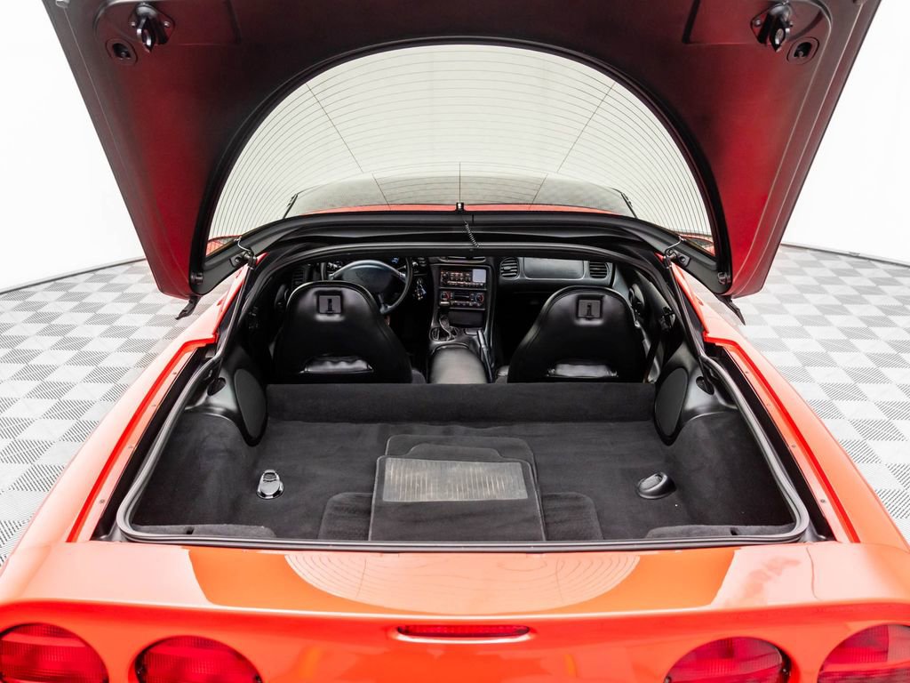 Used 2001 Chevrolet Corvette Coupe w/ Preferred Equipment Group1 image 30