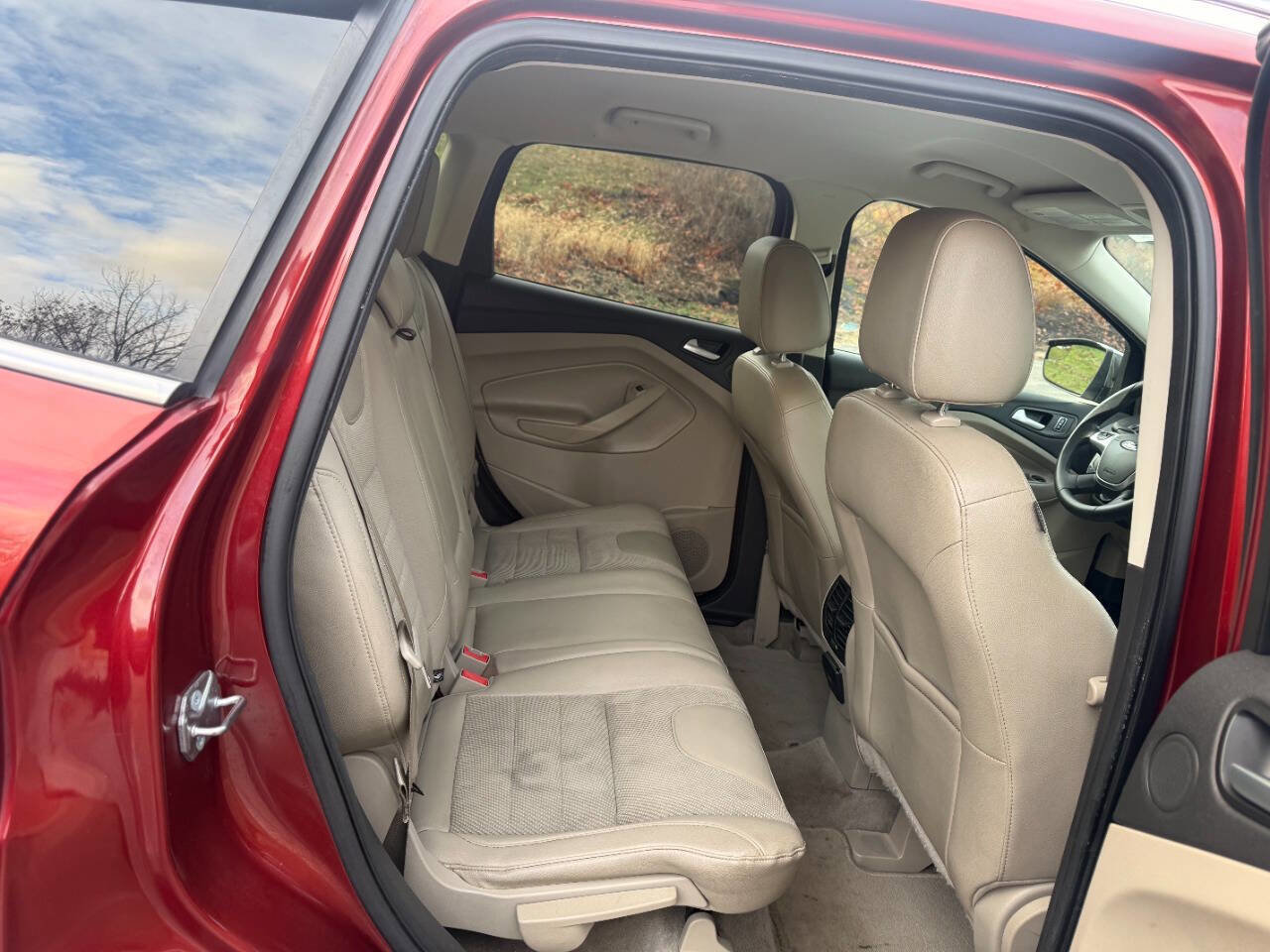 Used 2015 Ford Escape SE w/ SE Chrome Package image 12