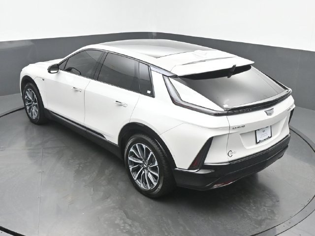 Certified 2024 Cadillac Lyriq Sport w/ LPO, Floor Liner Package AWD/4WD image 39