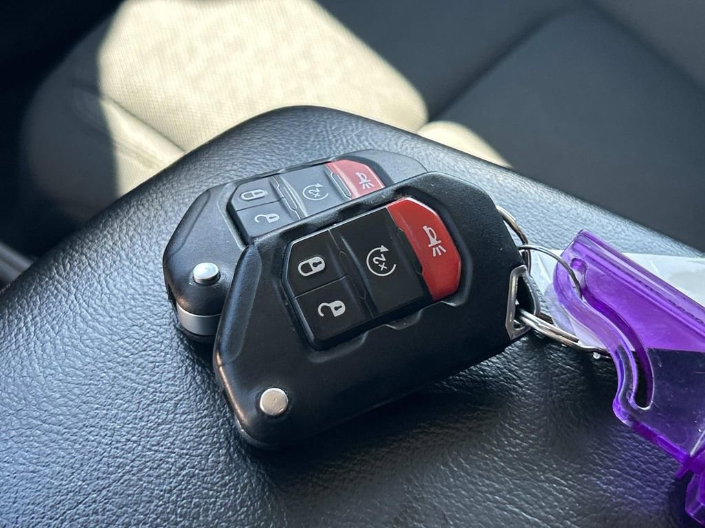 Used 2018 Jeep Wrangler Unlimited Sport S image 28