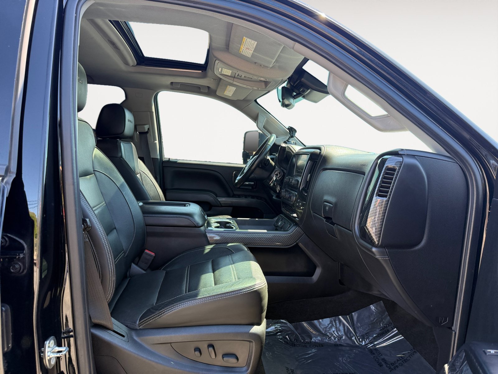 Used 2018 GMC Sierra 2500 Denali w/ Duramax Plus Package AWD/4WD image 19