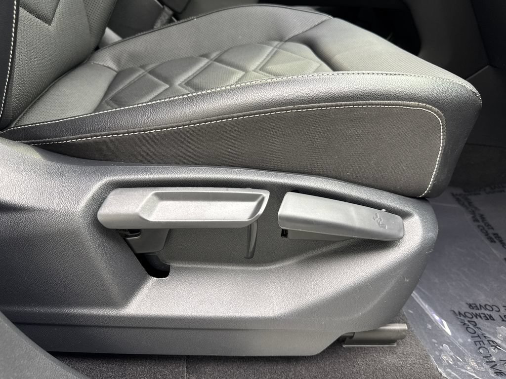 Used 2024 Volkswagen Atlas SE w/ Panoramic Sunroof Package FWD image 51
