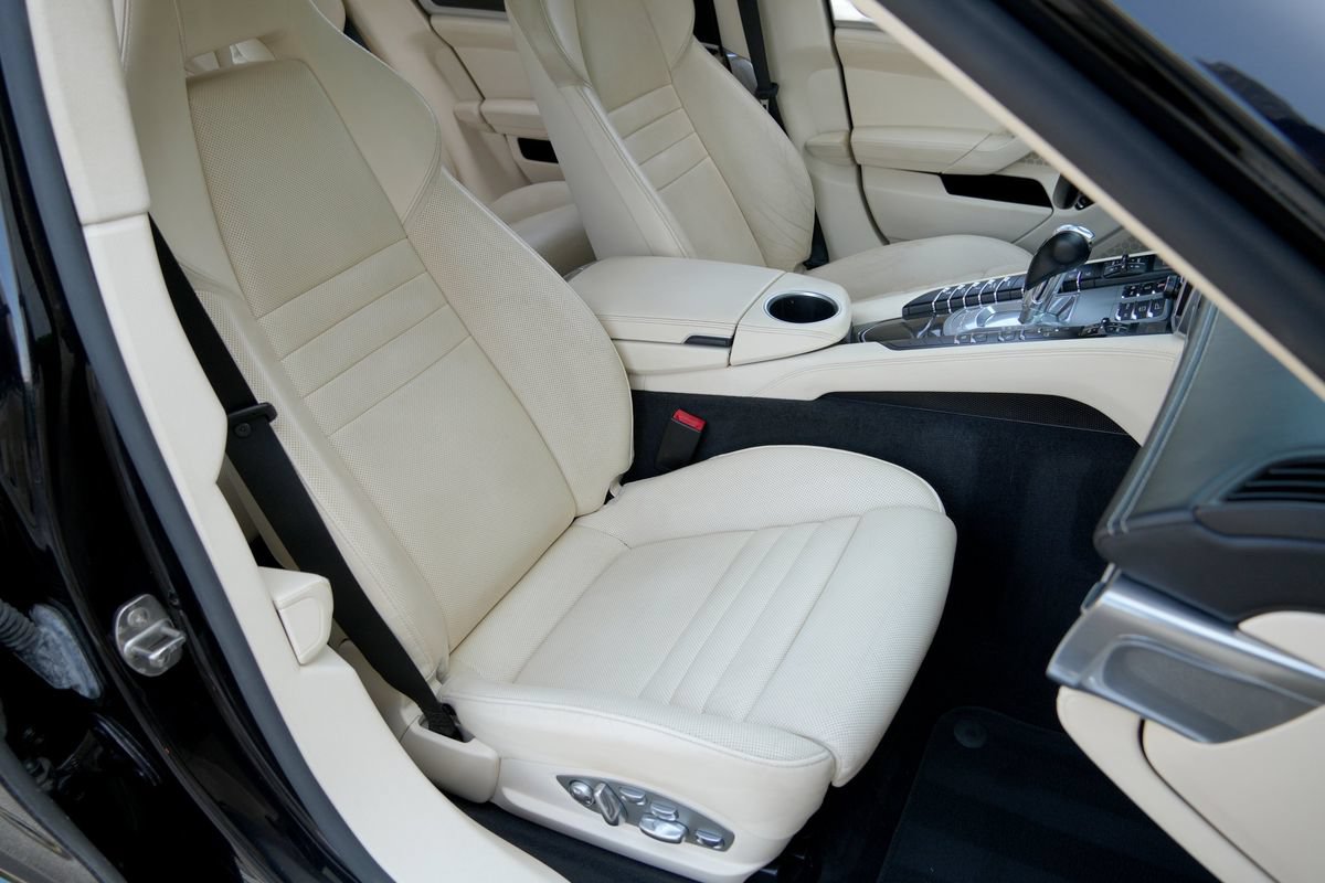 Used 2015 Porsche Panamera GTS w/ Premium Package Plus AWD/4WD image 8