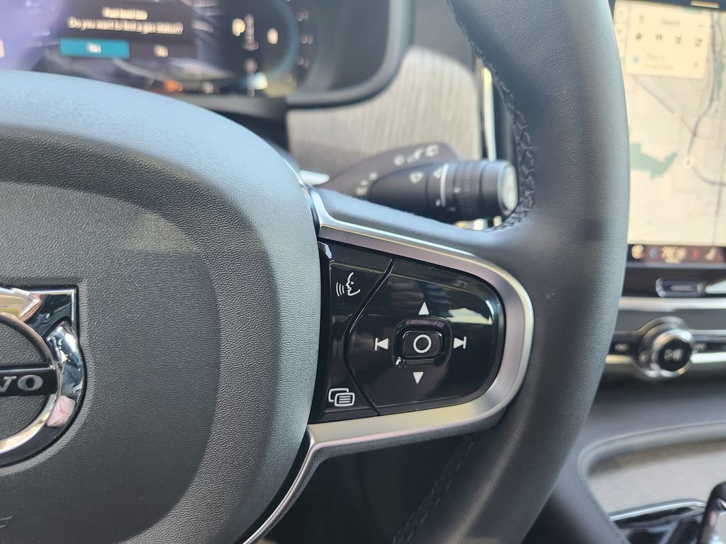 Used 2024 Volvo V90 B6 Cross Country Plus w/ Climate Package image 18