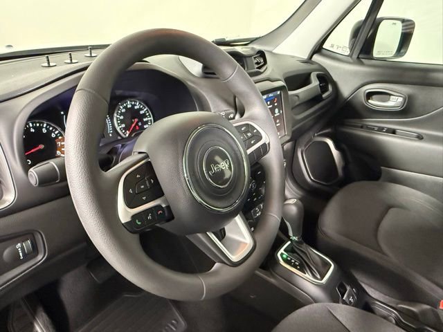 Used 2023 Jeep Renegade Latitude AWD/4WD image 16
