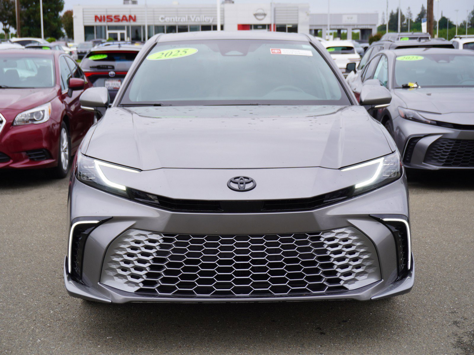 Used 2025 Toyota Camry XSE FWD image 6