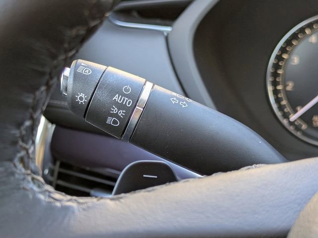 Certified 2023 Cadillac XT4 Luxury w/ Cold Weather Package image 31