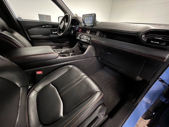 Used 2025 Honda Pilot TrailSport image 10