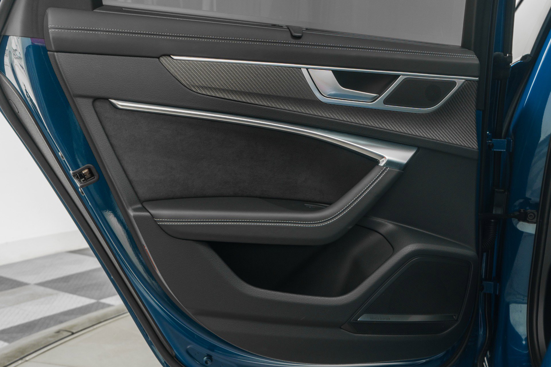 Used 2024 Audi RS 6 performance w/ Black Optic Package image 42