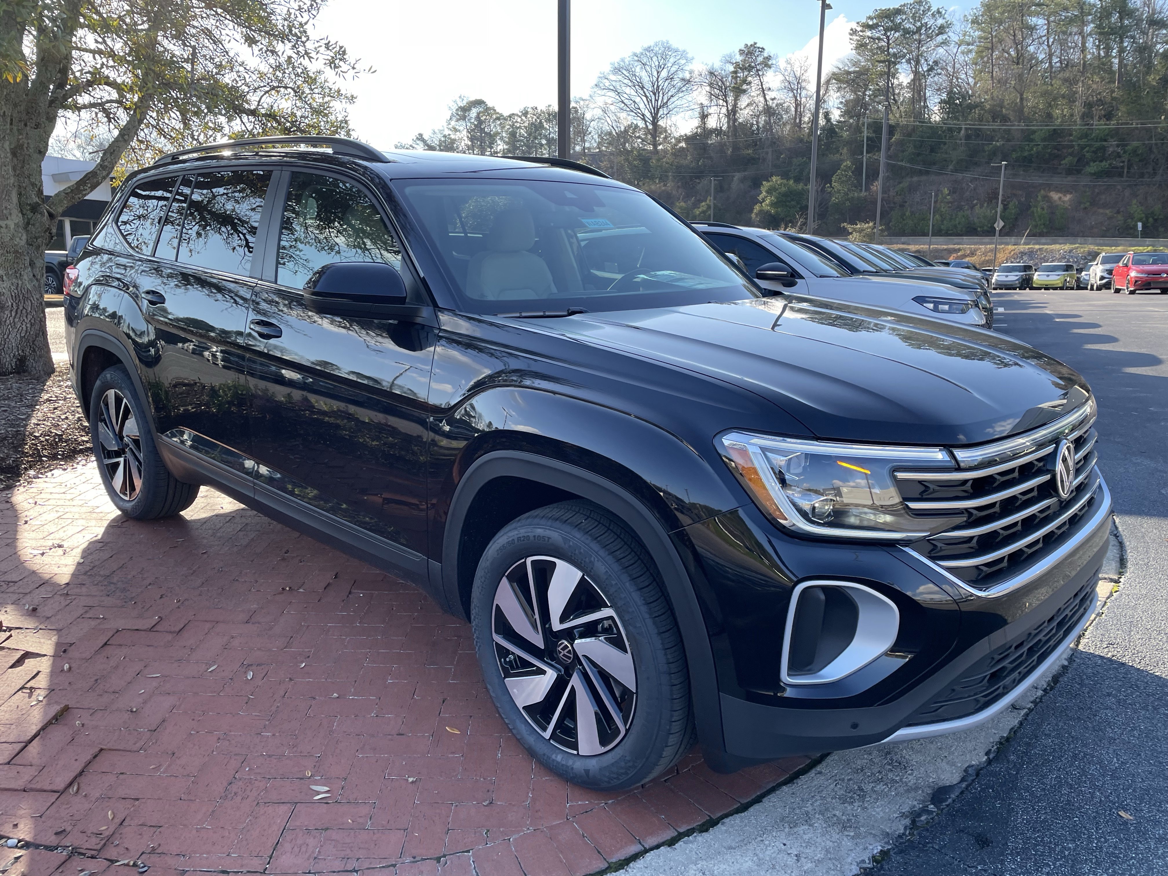 New 2026 Volkswagen Atlas SE image 3