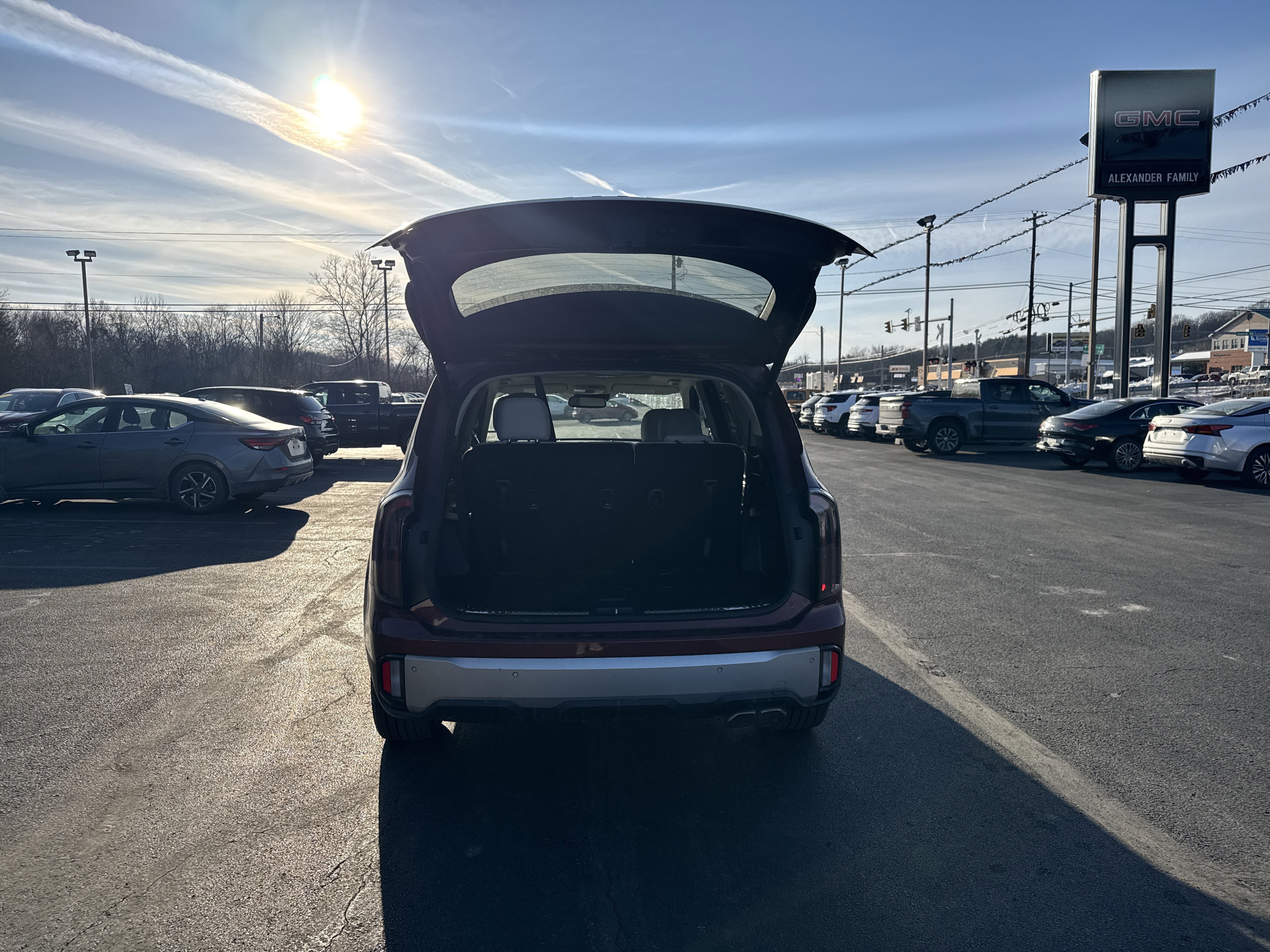 Used 2023 Kia Telluride SX video 5