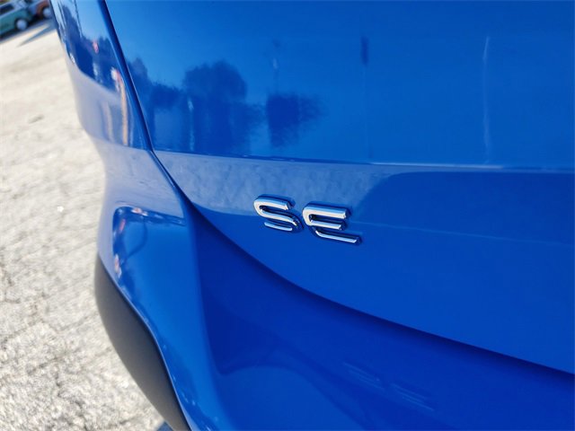 Certified 2025 Volkswagen Taos SE image 7