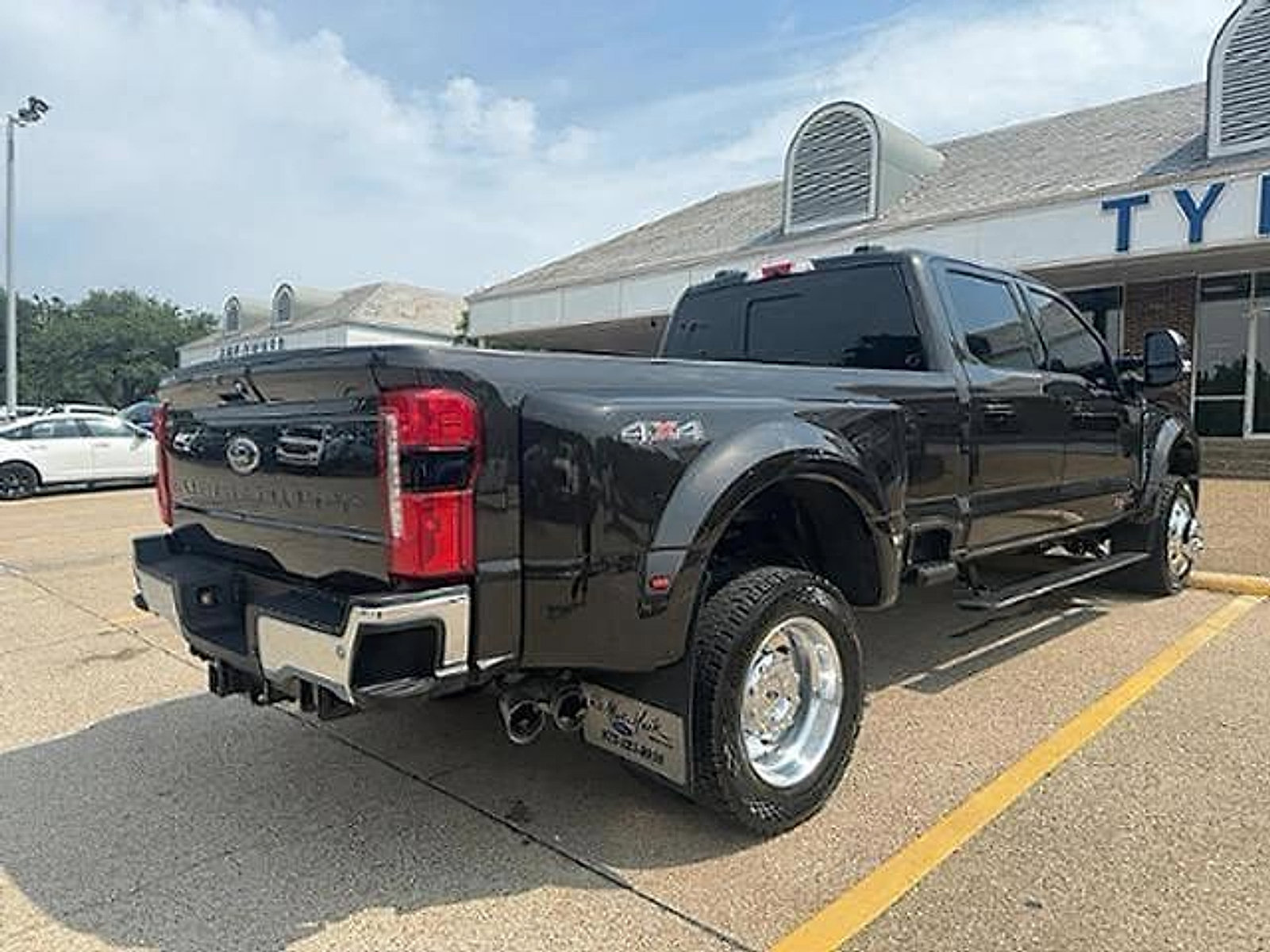 Used 2025 Ford F450 Lariat w/ Lariat Ultimate Package image 7