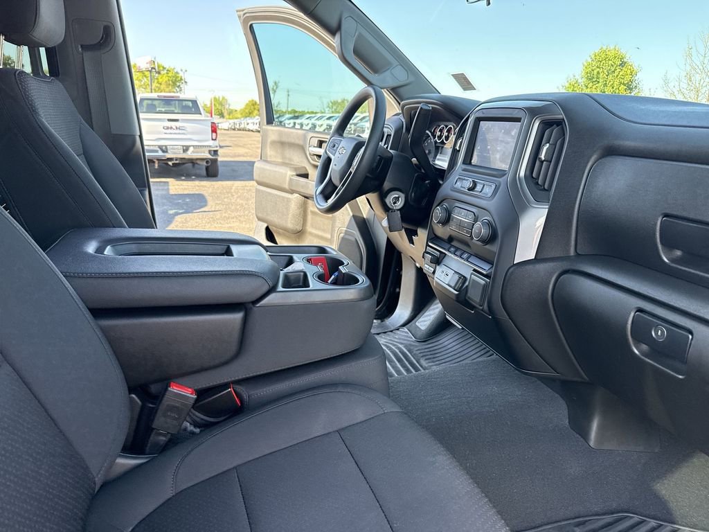 Used 2022 Chevrolet Silverado 2500 Custom w/ Custom Convenience Package image 35