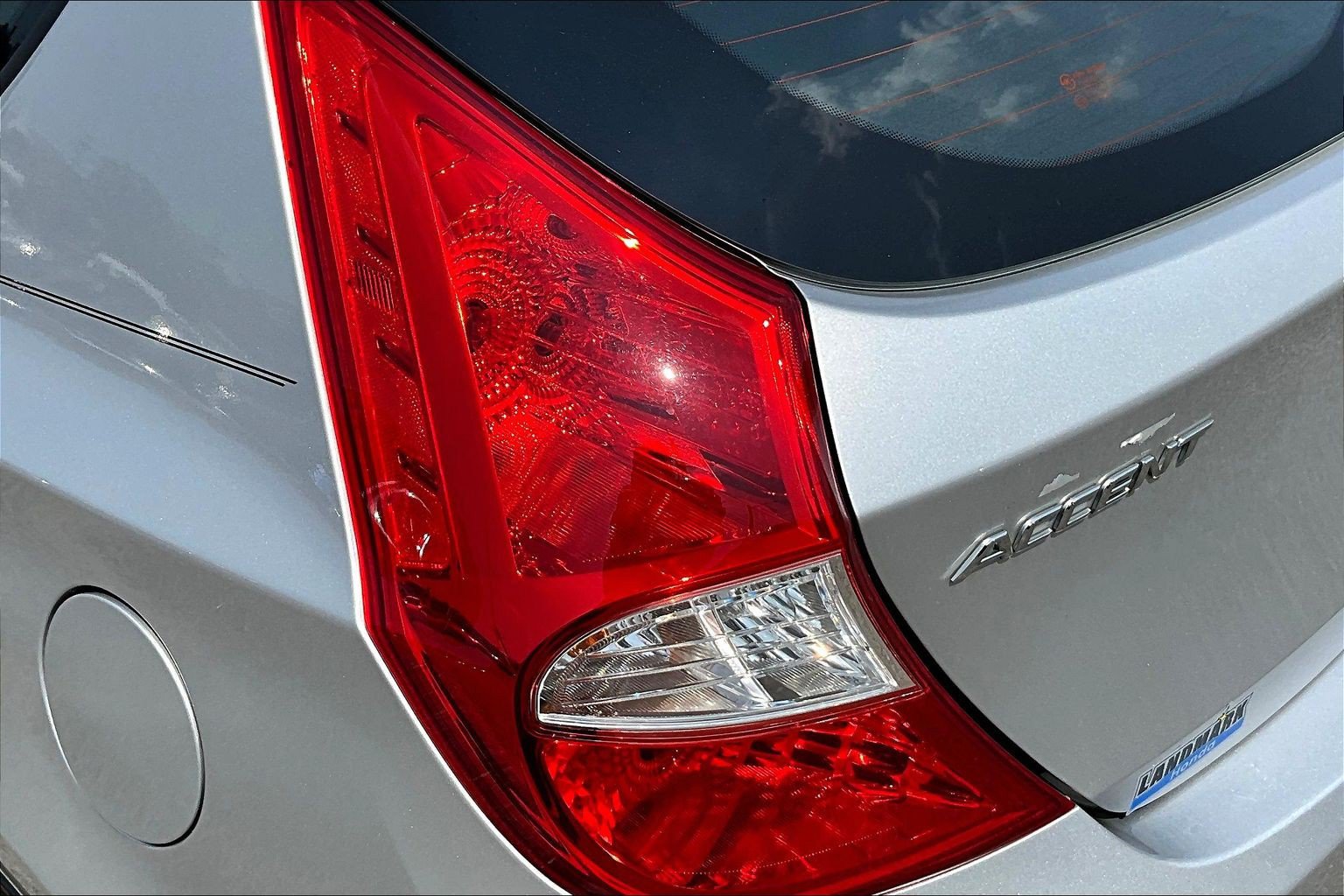 Used 2013 Hyundai Accent SE FWD image 29