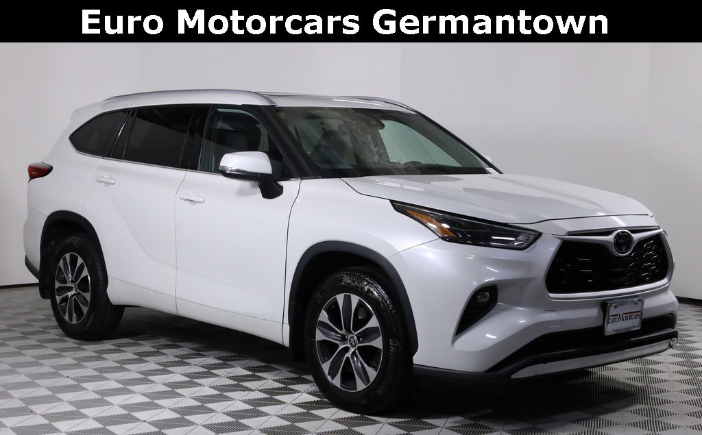 Used 2022 Toyota Highlander XLE