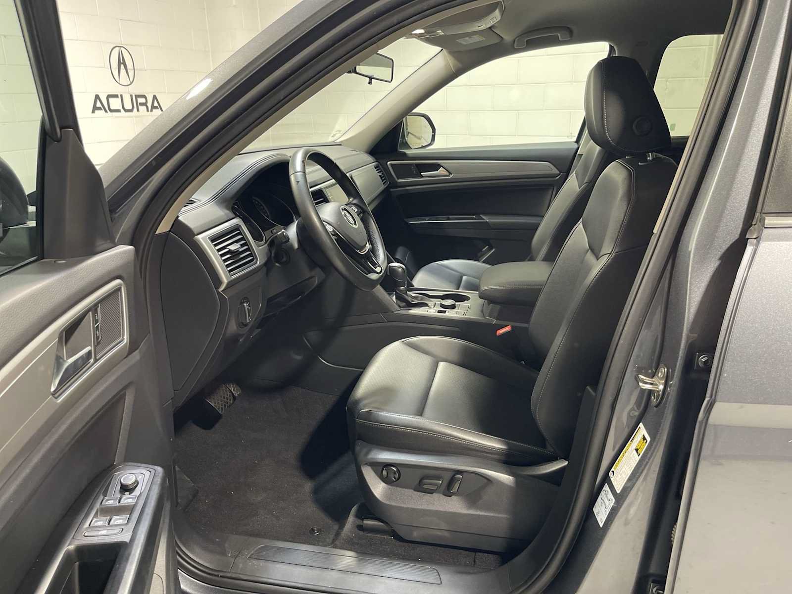 Used 2019 Volkswagen Atlas SE w/ Towing Package AWD/4WD image 2