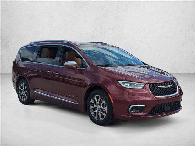 Used 2021 Chrysler Pacifica Pinnacle image 3