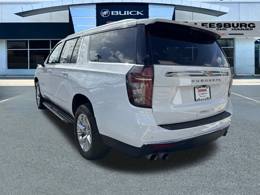 Used 2023 Chevrolet Suburban Premier image 4