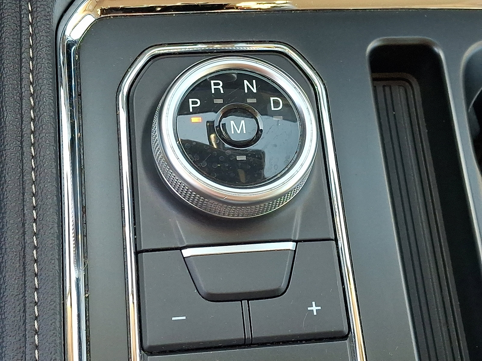 Used 2024 Ford Expedition Max XLT image 16